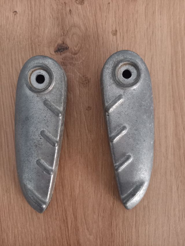 Pareja estriberas traseras Piaggio Liberty 125