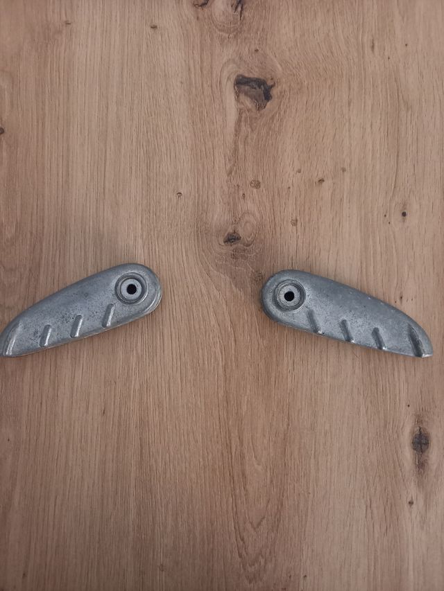 Pareja estriberas traseras Piaggio Liberty 125