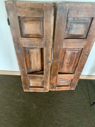 Antigua ventana de madera.