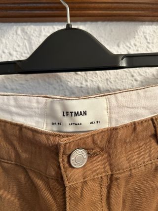 *Pantalón vaquero marrón talla 40 Lefties