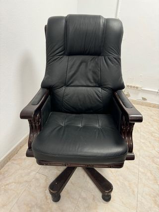 Mesa escritorio o despacho madera maciza.