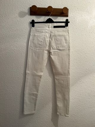 *Pantalón vaquero blanco talla 40 Lefties