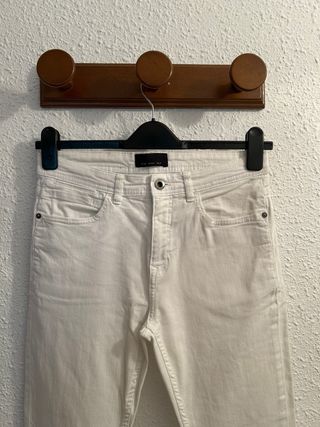 *Pantalón vaquero blanco talla 40 Lefties