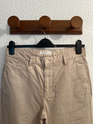 *Pantalón chino de vestir beis talla 40 Zara