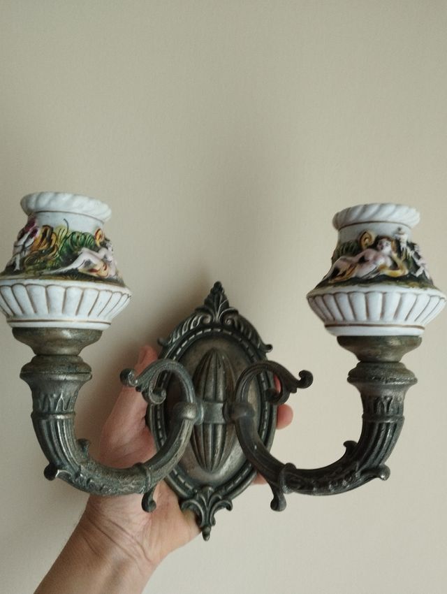 Lampade antiche a muro