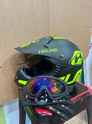 Casco de motociclista juvenil