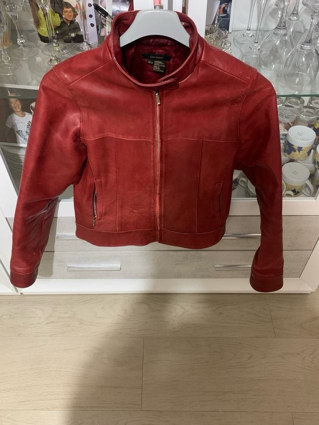 chaqueta de cuero roja