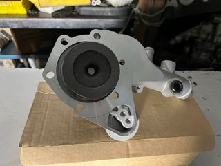 BOMBA AGUA VOLVO PENTA