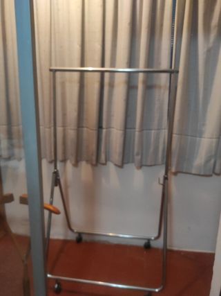 Perchero de aluminio plegable y exten