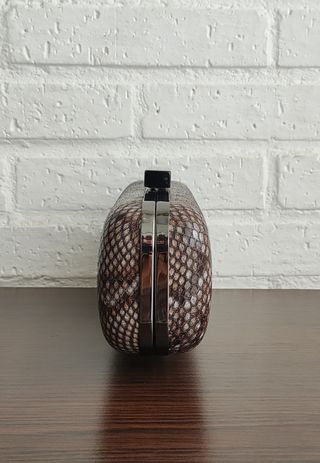 Coqueto bolso de mano
