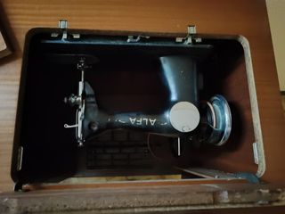 Máquina de coser ALFA