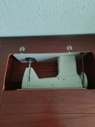 Máquina de coser SINGER