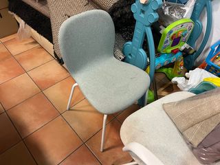 Silla gris