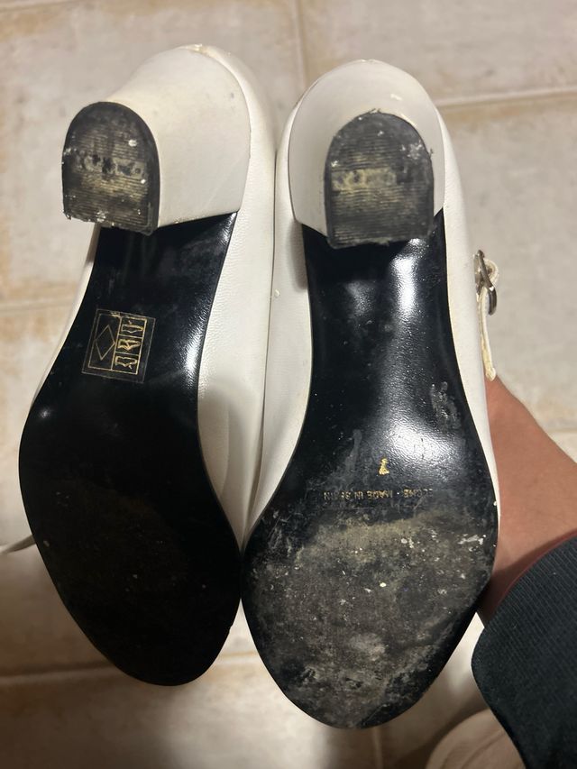 Zapatos de flamenca blancos