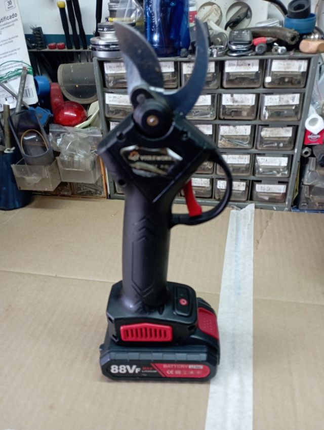 Tijeras de podar a batería