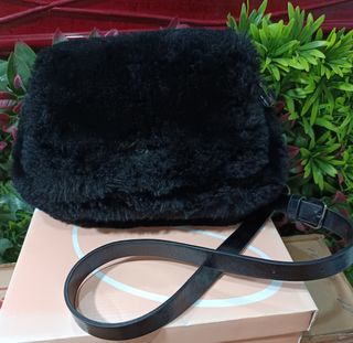 Bolso negro de pelo Parfois 