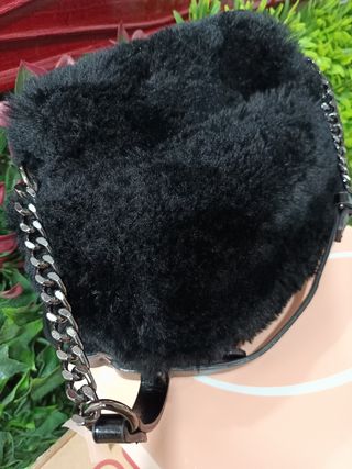 Bolso negro de pelo Parfois 