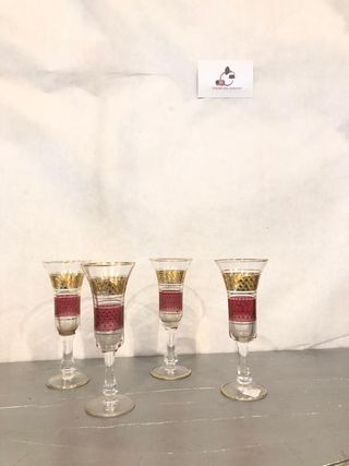 Bicchieri calice rosso oro vino eleganti regno uni