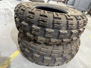 Neumaticos delanteros quad