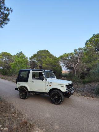 Suzuki Samurai 1990