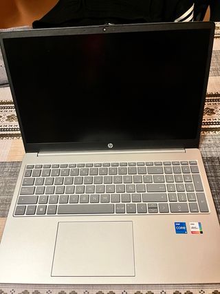 Portátil HP 15-fd0075ns | i5-1335U | 16GB RAM | 512GB SSD | Poco uso