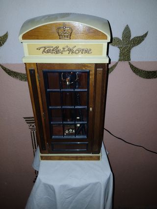Cabina telefónica No hago envíos.