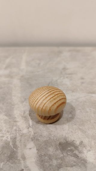 Tirador pino crudo marca Rei nuevos