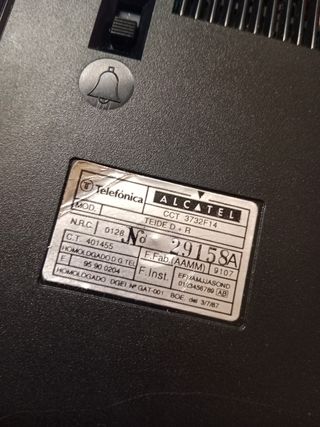 Teléfono vintage Alcatel rojo teclas