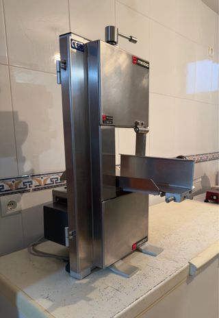 Sierra para huesos / carnes y congelados.