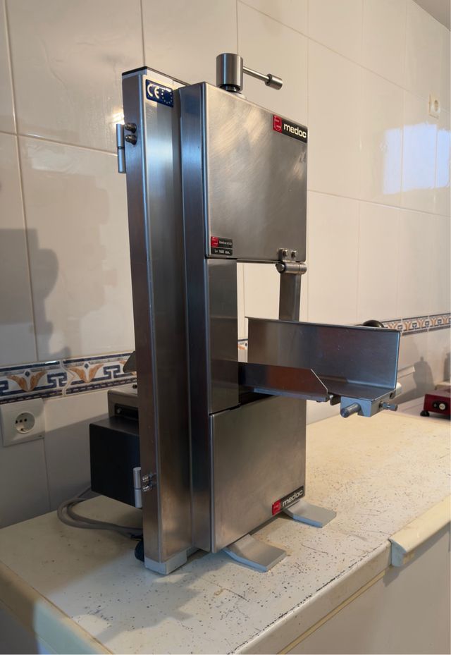 Sierra para huesos / carnes y congelados.