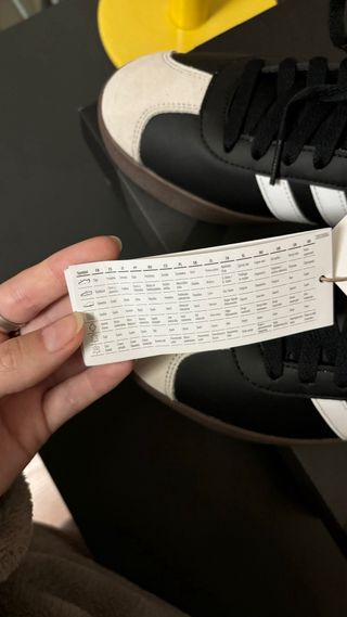 Zapatillas Adidas VL Court 2.0 negras y blancas