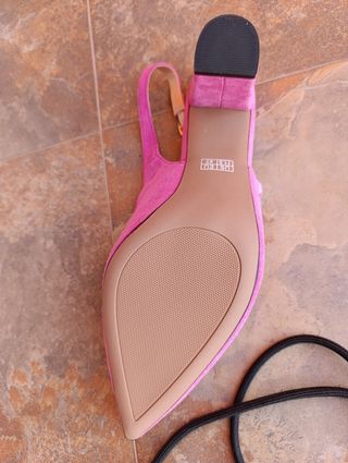 Zapatos de fiesta nuevos