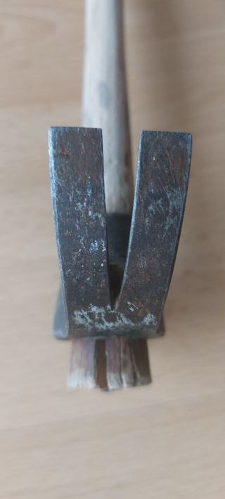 N° 072.- Martillo uña