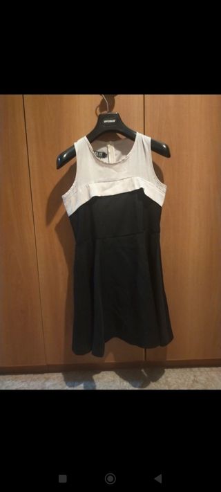 Abito donna con spalline e gonna ampia