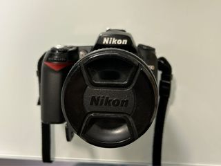 Nikon D90 tres objetivos y accesorios