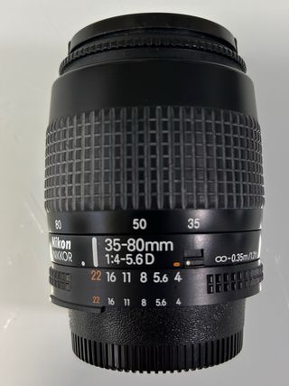 Nikon D90 tres objetivos y accesorios