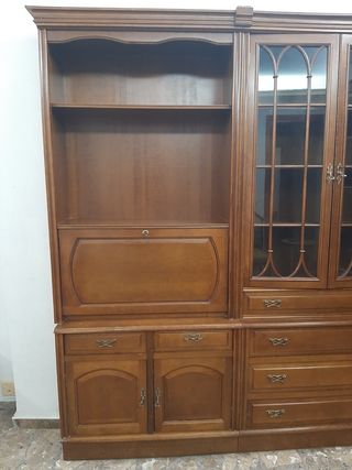 Mueble vitrina comedor en madera