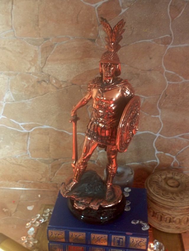 ANTIGUA ESTATUA MILITADES General atenie