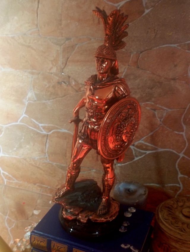 ANTIGUA ESTATUA MILITADES General atenie