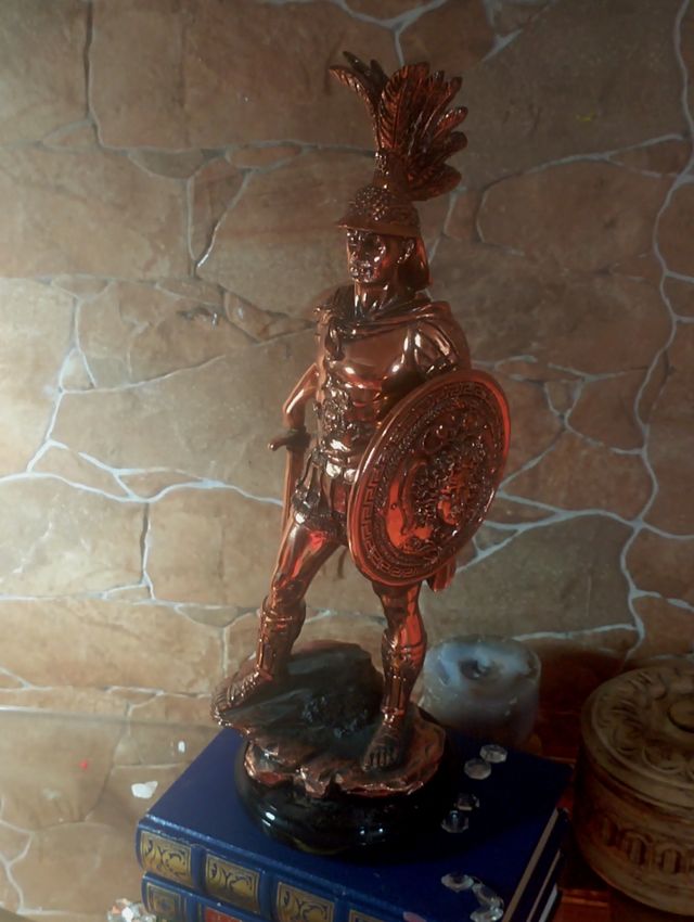 ANTIGUA ESTATUA MILITADES General atenie