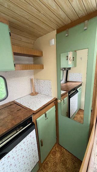 Caravana Burstner Club 750 Kg. Con documentación