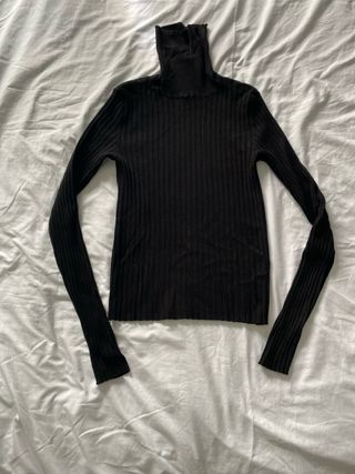 Top manga larga y cuello alto