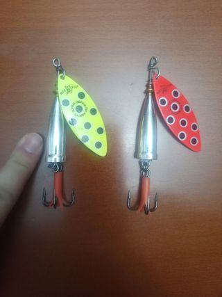 Señuelos de pesca cucharillas de lucio y salmón