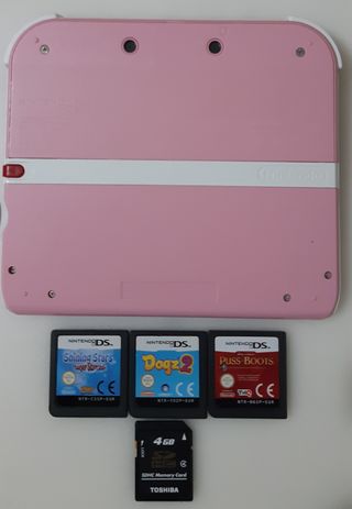 CONSOLA NINTENDO 2DS ROSA CON 3 JUEGOS