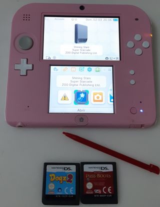 CONSOLA NINTENDO 2DS ROSA CON 3 JUEGOS