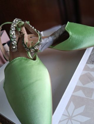 Scarpe con laccio alla caviglia