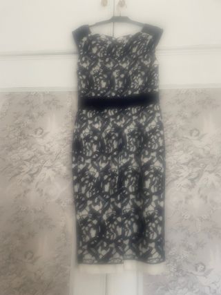 Vestido fiesta de guipur bordado con si torerita