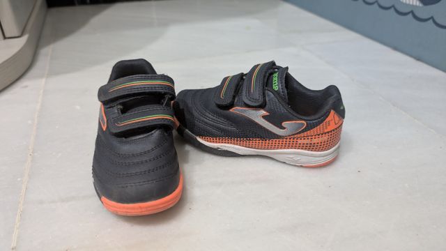 Zapatillas futbol sala niño 26
