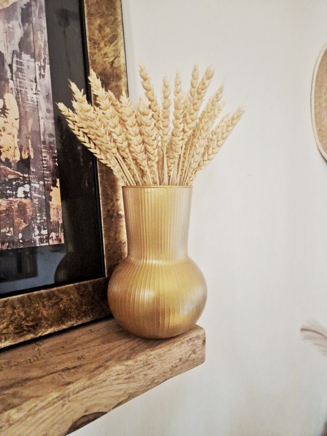 Jarrones pintados en  "Lavanda", "Dorado", "beig"