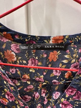 Blusa flores Zara XS